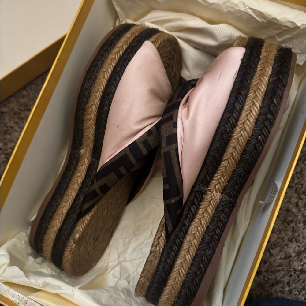 FENDI SANDALS - Picture 6 of 7